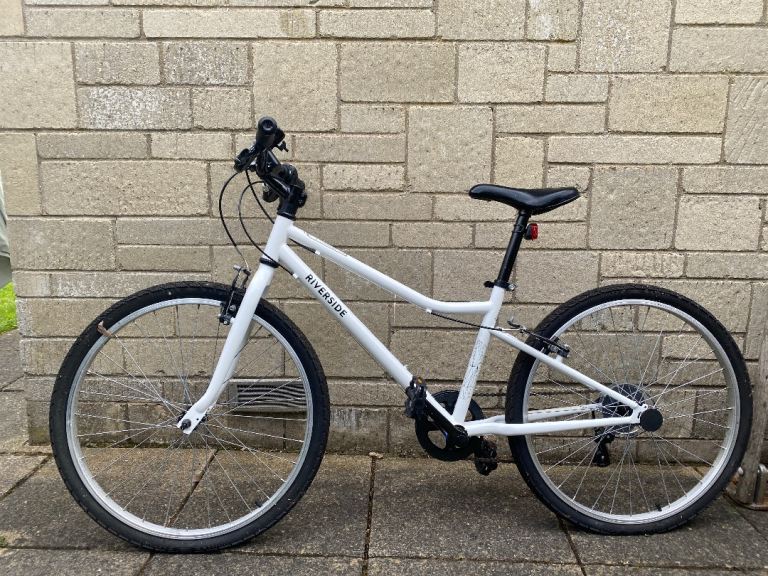 Riverside - White child’s bike - suit age 10 ish