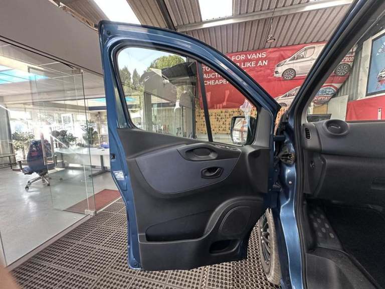 2019 Vauxhall Vivaro Vivaro  Combi CDTi S/S Minibus DIESEL Manual