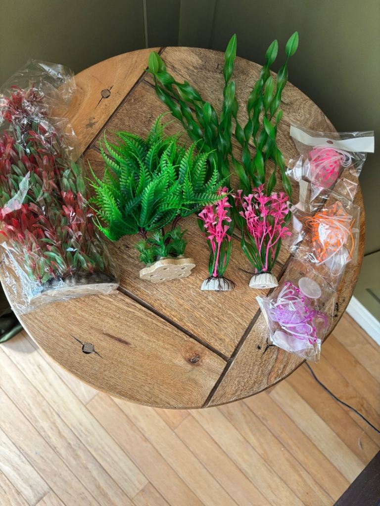 Fish tank accessories 