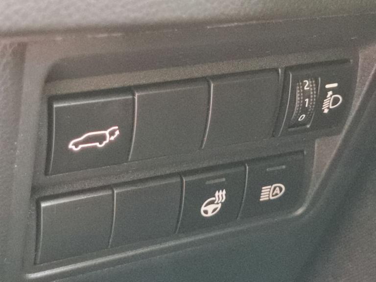 2022 Toyota Yaris Cross 1.5 VVT-h Excel SUV 5dr Petrol Hybrid E-CVT Euro 6 (s/s) (116 ps) - LANE ...