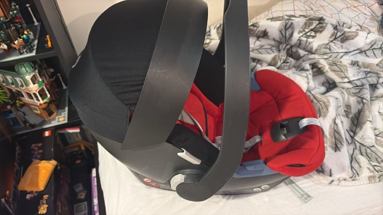 Ferrari baby car seat MUST GO