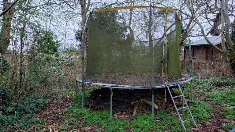 Huge trampoline approx 3m diameter