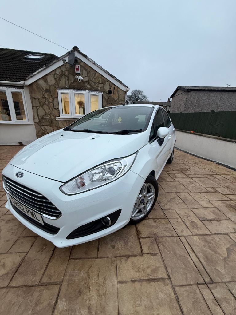 Ford, FIESTA, Hatchback, 2013, Manual, 1498 (cc), 5 doors