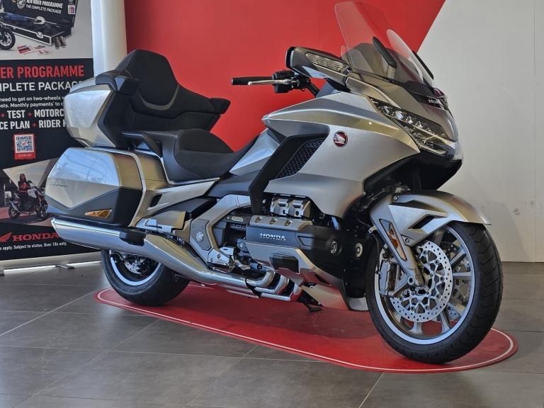 2025 HONDA GL1800 GOLD WING TOUR DCT
