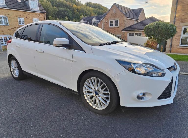 FORD FOCUS ZETEC NAVIGATOR 1.6 DIESEL MANUAL 5 DOOR HATCHBACK