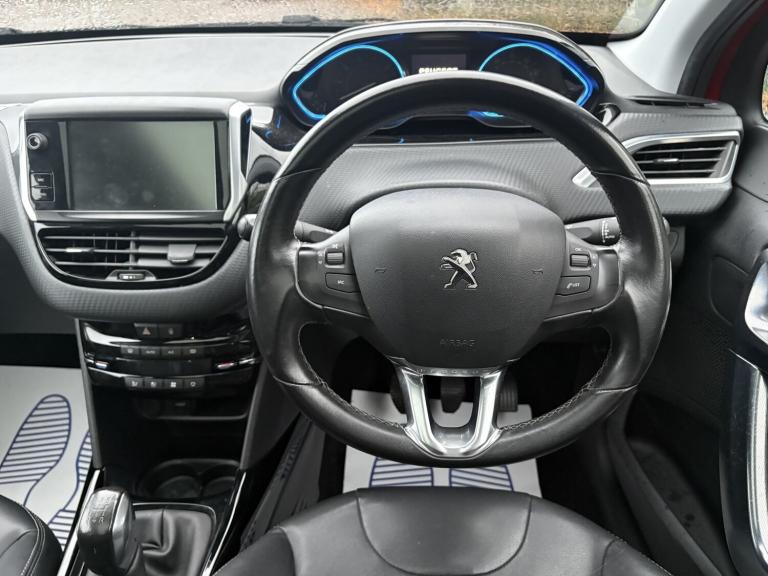 PEUGEOT 2008 1.2 PureTech Allure 2015