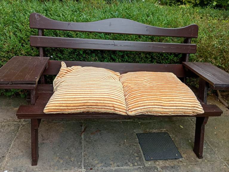 4 very large matching Cushions with removeable covers
