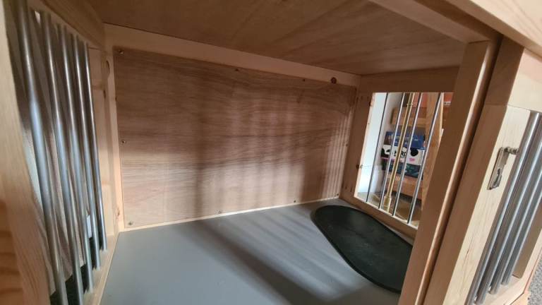 Indoor Wooden Dog Kennel / Crate with Sliding Door