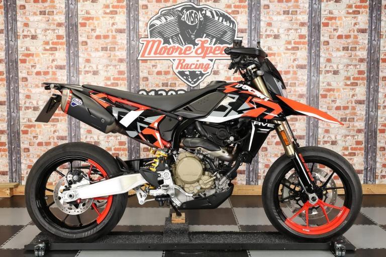 2024 DUCATI HYPERMOTARD 698 MONO - ONLY 1,650 MILES - 2 OWNERS - GREAT EXTRAS!