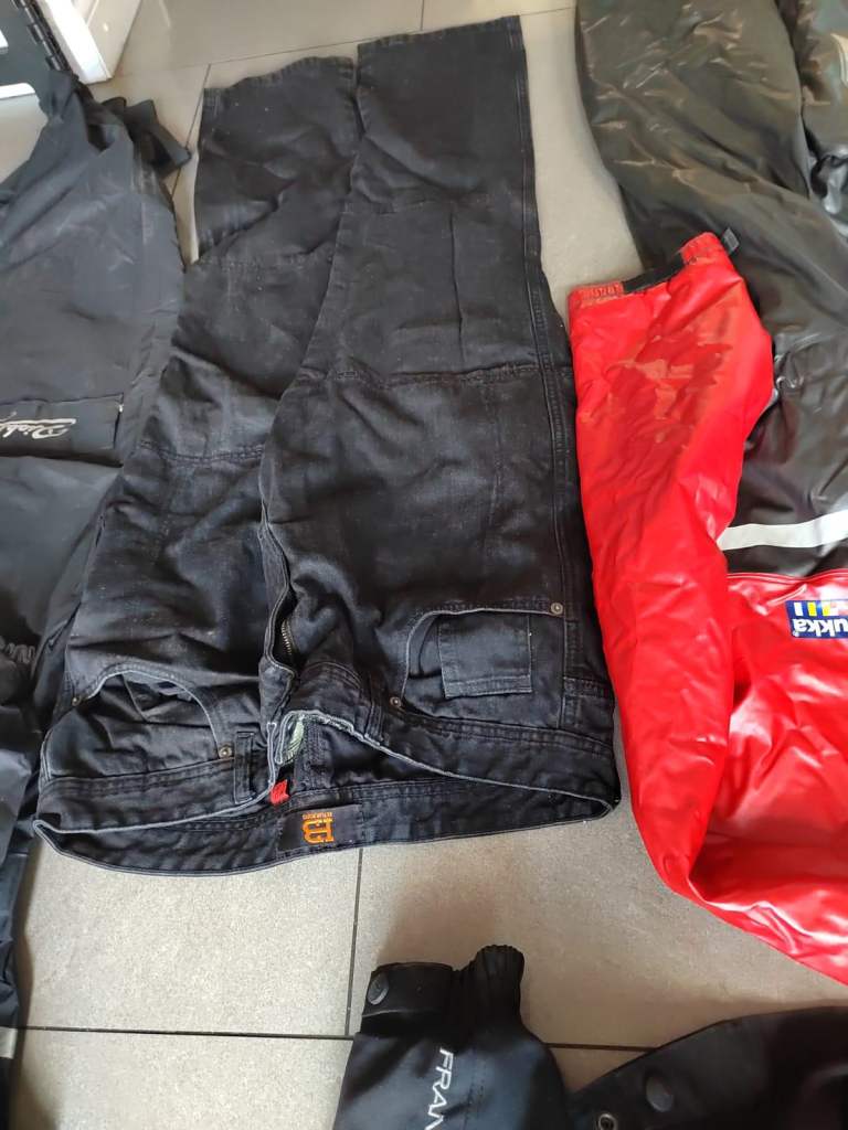 East London Motorcycle Clothing – ALL TYPES – SEE PHOTOS – EAST LONDON - 444