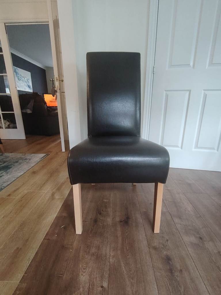 Extending Dining Table with Six Brown Leather Chairs - Excellent Condition