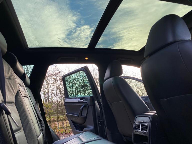 2014 Volkswagen Touareg 3.0 TDI V6 BlueMotion Tech R-Line Tiptronic 4WD Euro 5 (s/s) 5dr ESTATE D...