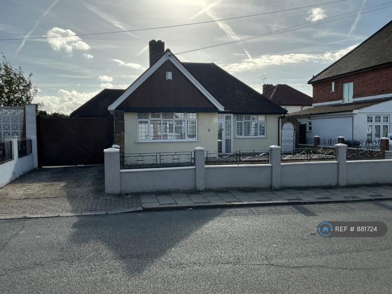 3 bedroom house in Bovingdon Avenue, Wembley, HA9 (3 bed) (#881724)