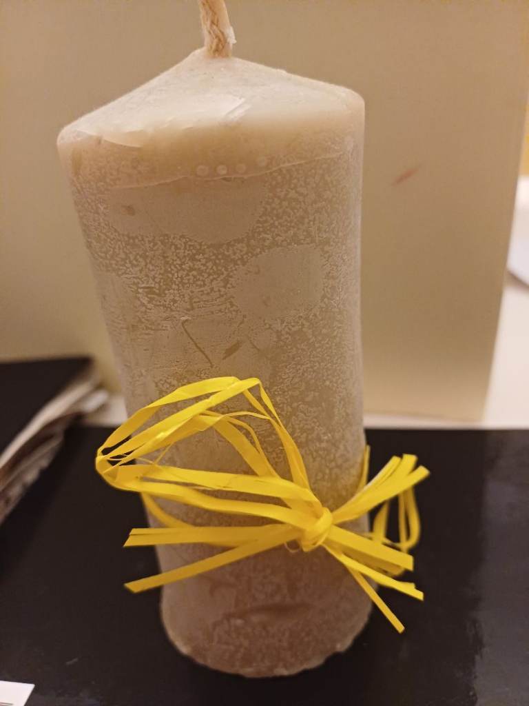 Unscented Attractive Candle