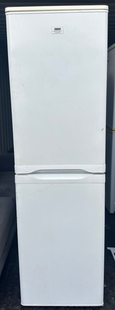 Zanussi Fridge Freezer – White, Good Condition