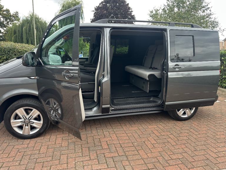 Volkswagen Transporter T6 Camper - Kombi - based on California beach/ocean edition 