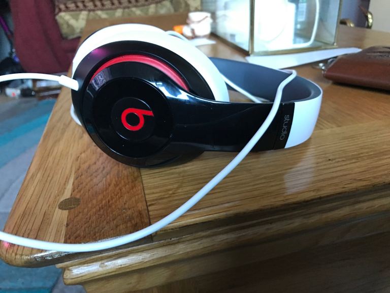 Beats Studio 2 by Dr Dre wired not wireless over ear headphones 