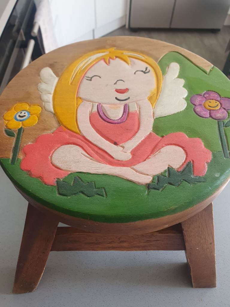 CHILDS WOODEN STOOL