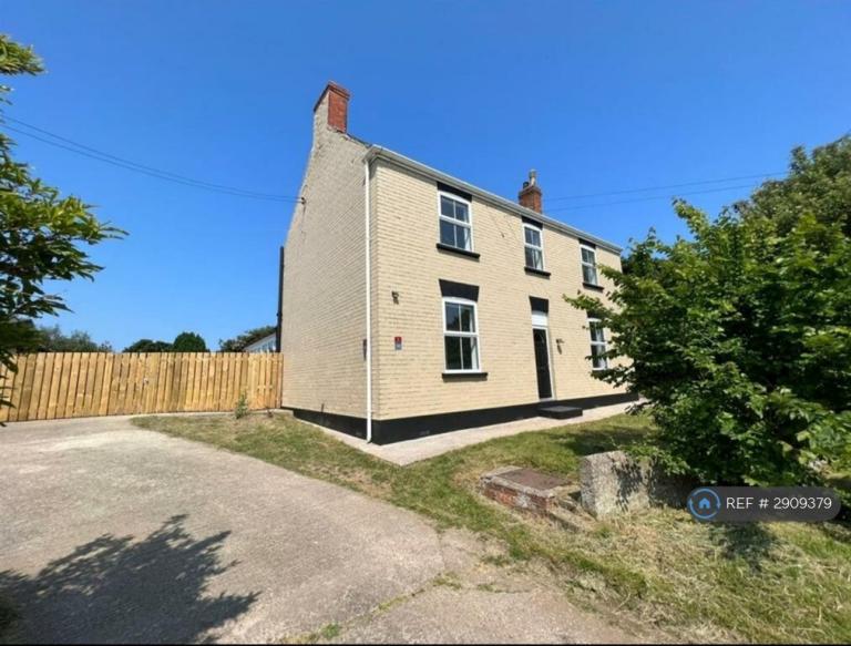 5 bedroom house in Kiln House Lane, Tunstall, HU12 (5 bed) (#2909379)