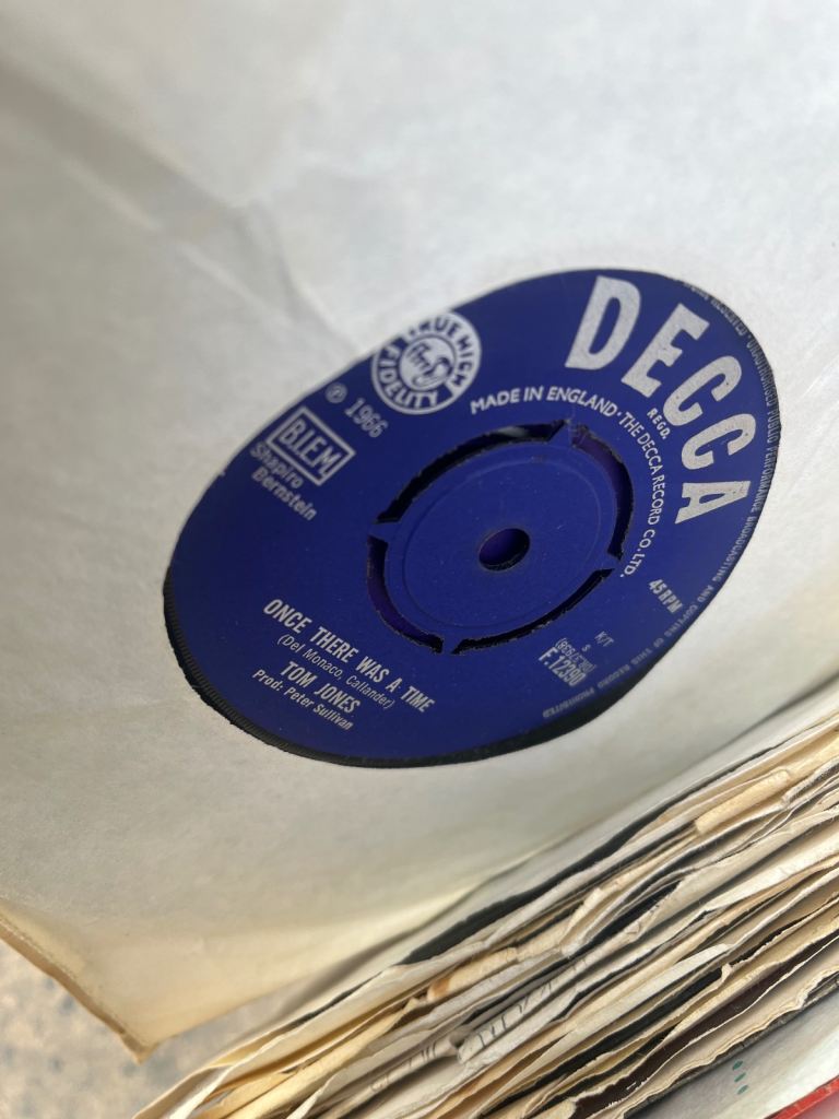 Job lot 7” records round 300