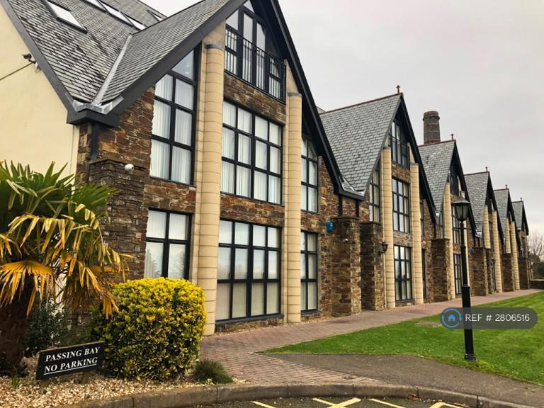 2 bedroom flat in Pochin House, St. Austell, PL25 (2 bed) (#2806516)