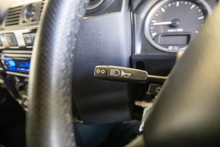 2015 Land Rover Defender XS Utility Wagon TDCi [2.2] PANEL VAN DIESEL Manual