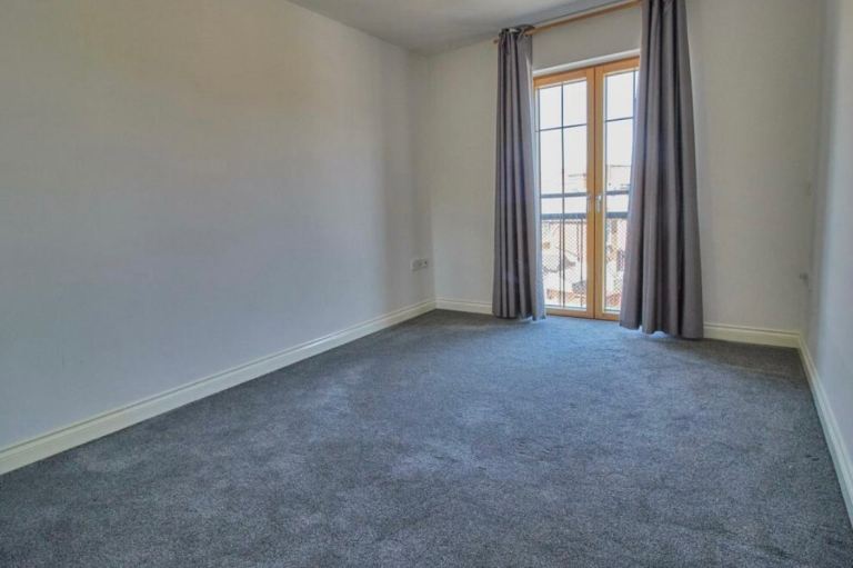 Hinckley 2 double bed luxury apartment, housing benefit accepted 