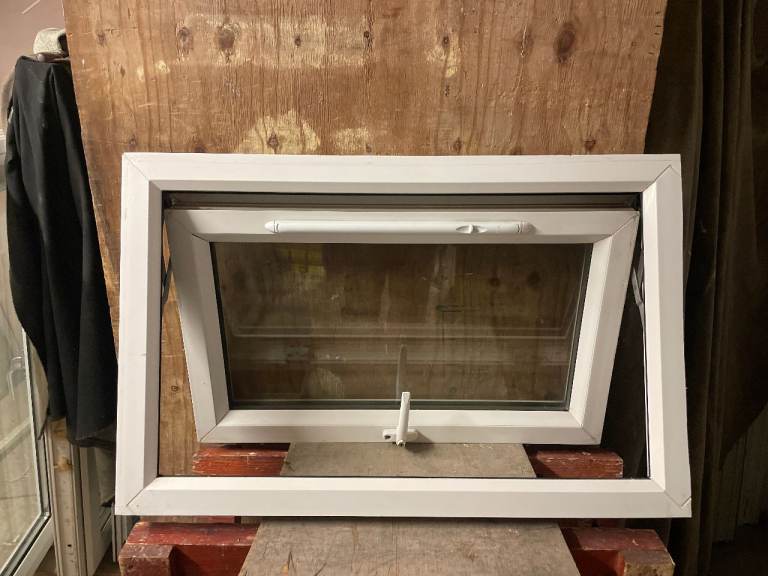 image for H 51.5 x W 80.5 cm - SMALL UPVC DOUBLE GLAZED WINDOW - CLEAR GLASS (REF: SJ476) 