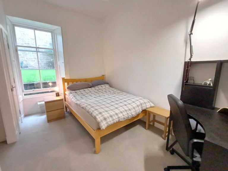 2 bedroom flat in Millerfield Place, Meadows, Edinburgh, EH9 1LW