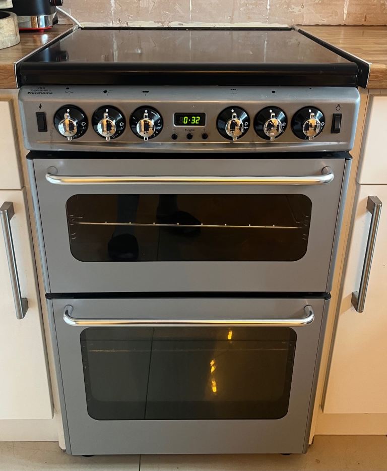 Gas cooker, hob, oven grill, silver