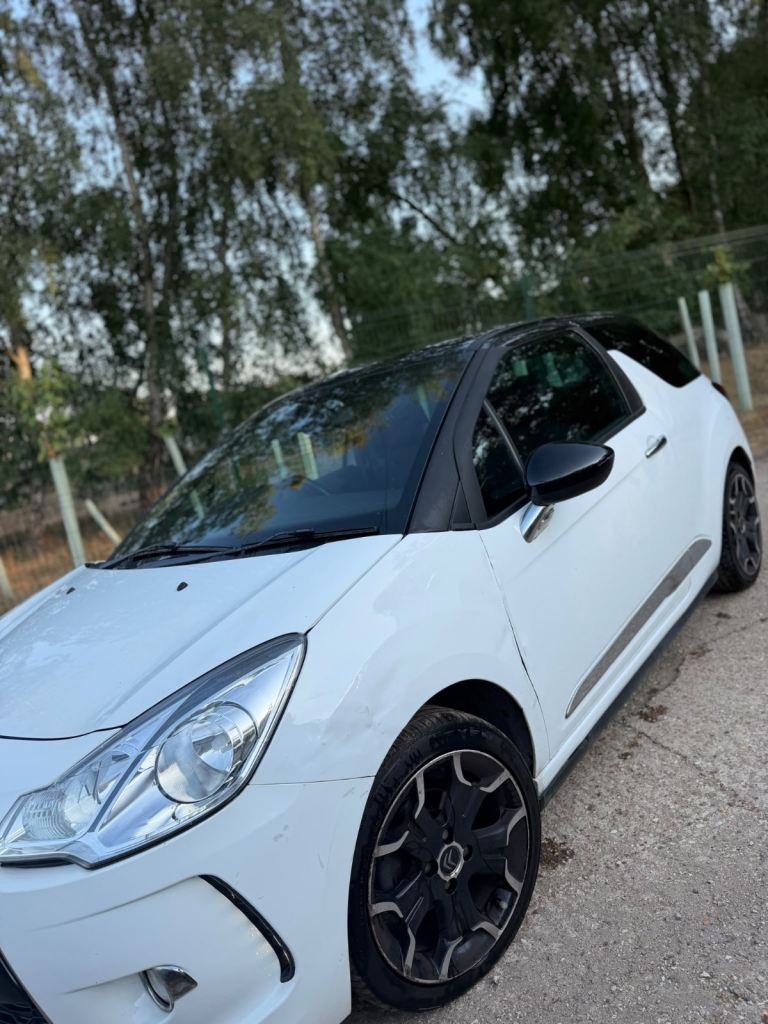 Citroen, DS3, Hatchback, 2015, Manual, 1560 (cc), 3 doors