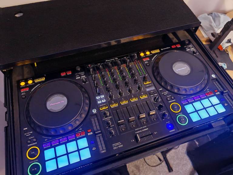 Pioneer DJ DDJ-1000 4-Channel DJ Controller Bundle (With Flight Case & Decksaver)