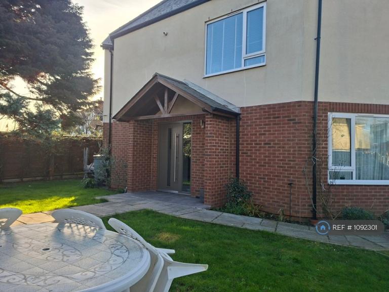 4 bedroom house in Richmond Road, Kingston Upon Thames, KT2 (4 bed) (#1092301)