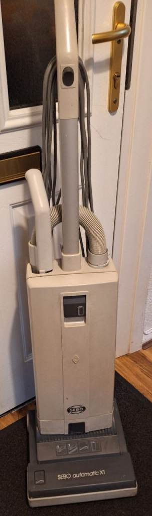 SEBO automatic X1,  made in German, in good condition and working order, strong suction 