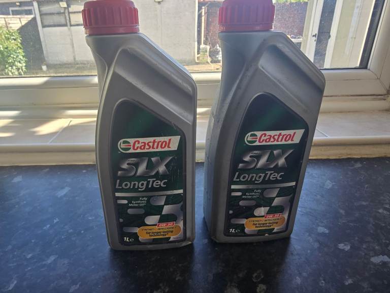 2 x 1L Castrol SLX 0W-30 Engine Oil Bottles