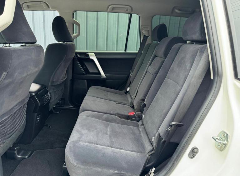 2022 Toyota Land Cruiser 2.8 D-4D 204 Active 5dr Auto 7 Seats ESTATE DIESEL Automatic