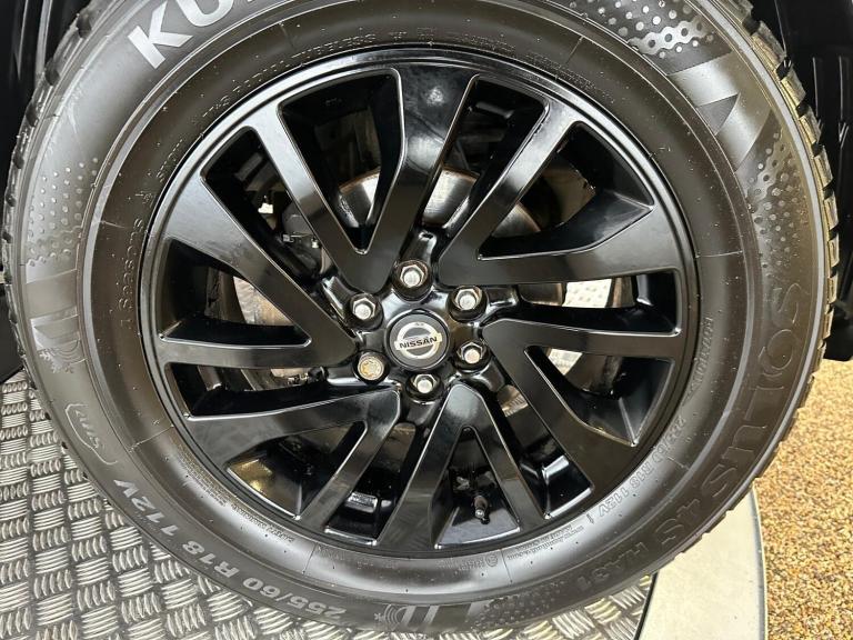 2018 Nissan Navara 2.3 dCi N-Guard Auto 4WD Euro 6 4dr PICK UP Diesel Automatic