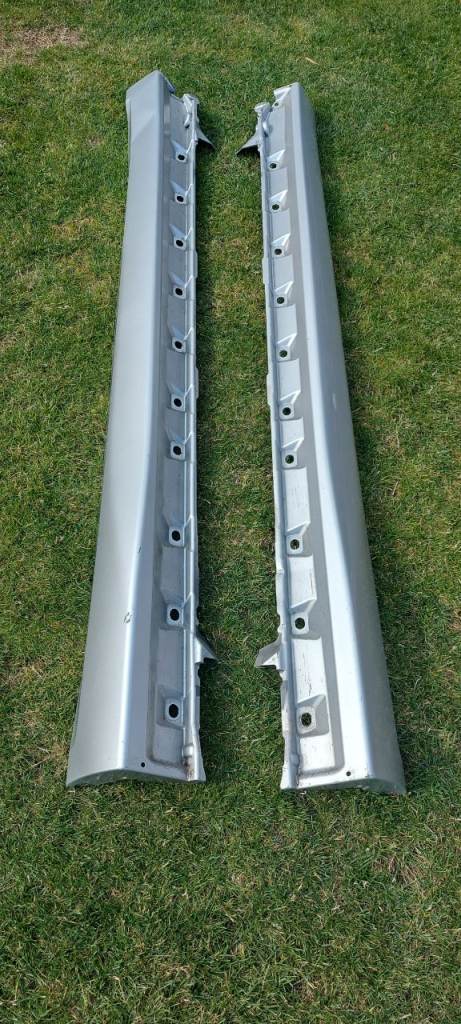 Sport style side skirts/sill covers for Suzuki Swift MK2 (2010-2017)