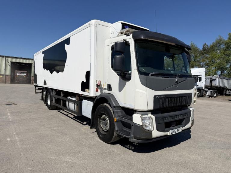 2016 VOLVO FE 280 6X2 31 FT FRIDGE