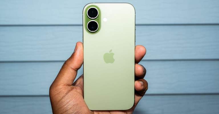 Like New Used Apple Iphone 17 Unlocked One Year Warranty  