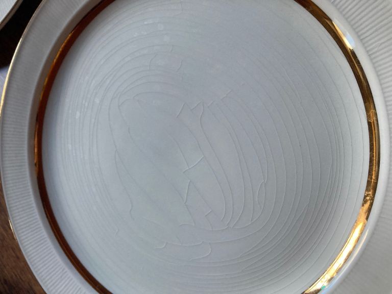 Set of 10 vintage white & gold dinner plates