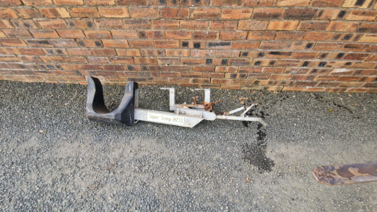 Cattle crush head scoop farm livestock tractor 