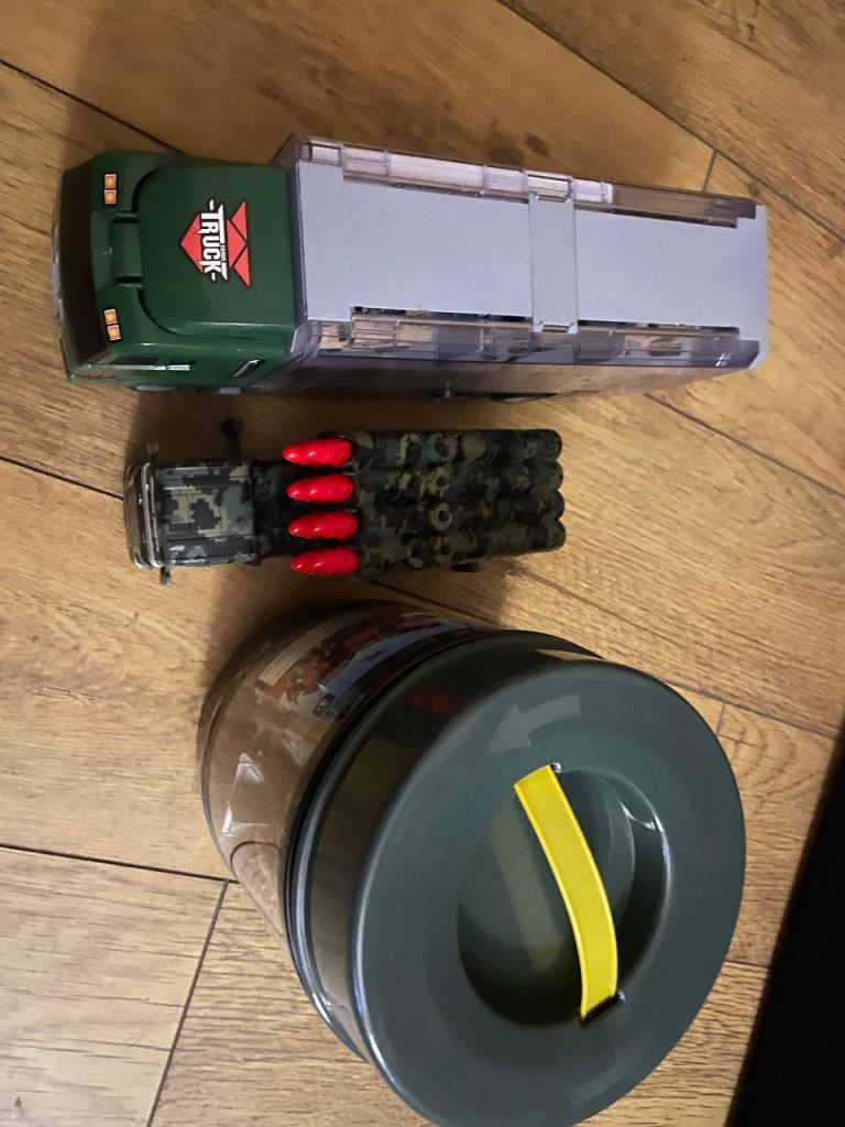Free Army Men Playset with Truck and Missile Launcher -used once still new 
