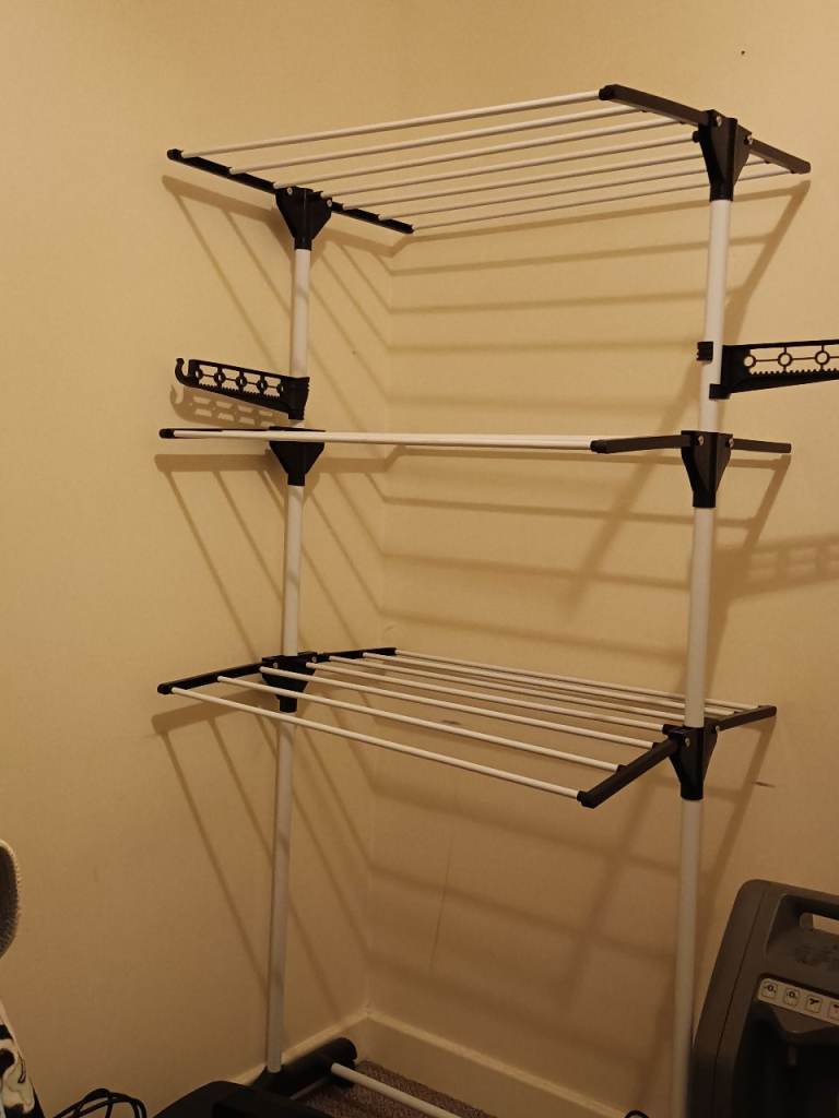 Large clothes airer 