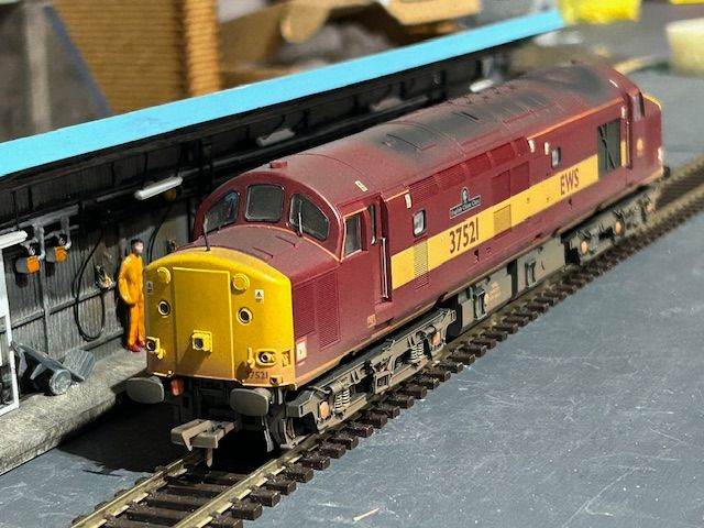 BACHMANN 32-381 CLASS 37521 EWS LIVERY - LTD EDITION MODEL suits hornby lima