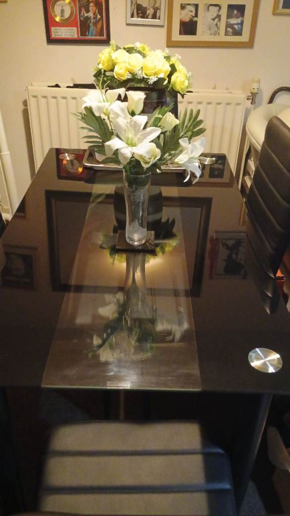 For sale glass dining table 4 chairs new £80 ex con £80 cash pick up Edinburgh EH11 3BZ 