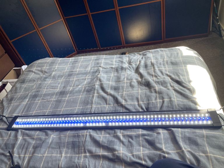 Led extendable Aquarium fishtank light for sale 120-166 cm long with extenders