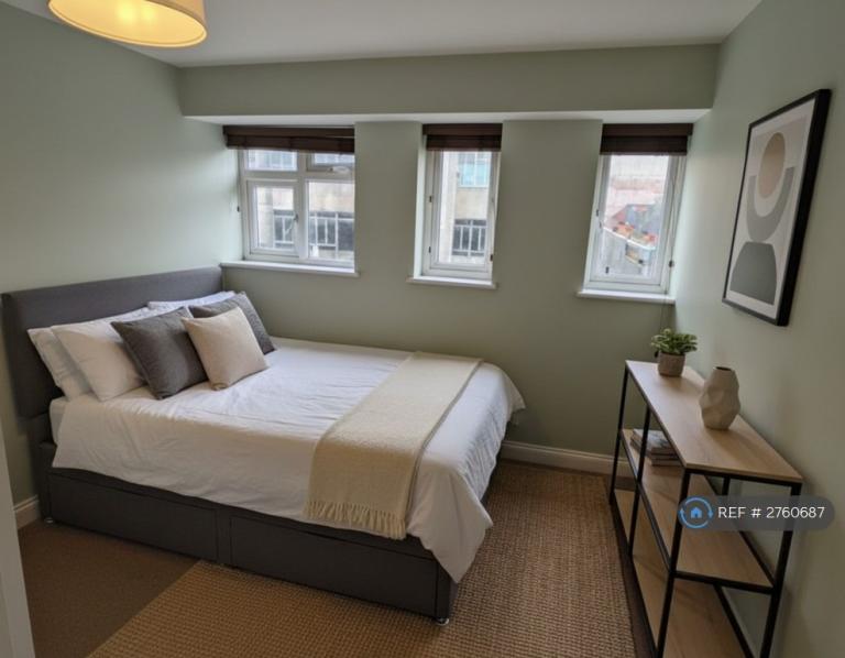 6 bedroom flat in Bond Street, Bristol, BS1 (6 bed) (#2760687)