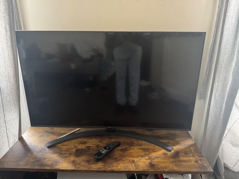 LG 4K Smart TV with Remote – Good Condition