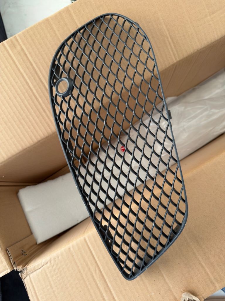 Left & Right | C Class Front Grill Fog Light Cover Mesh | W205